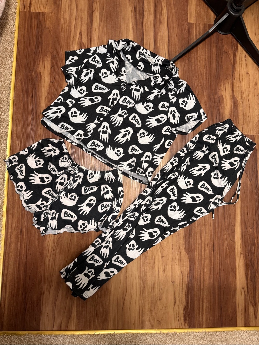 Black Ghost Print Women's Pajama Set - Cozy 3-Piece Sleepwear